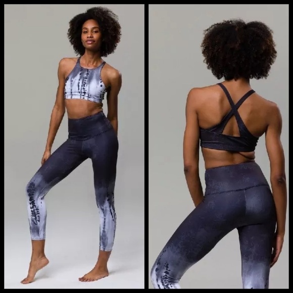 💕ONZIE💕 Tie Dye Heart Sports Bra M/L NWT - Picture 3 of 13